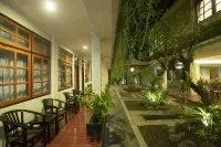 Catur Adi Putra Hotel Hotel dekat Universitas Udayana, Kampus Sudirman