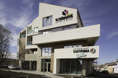 Exclusive Hotel & More Hotels in Шура-Маре