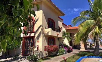 Grand Plaza la Paz Hotel & Suites