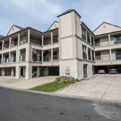 Windward at the Regatta Hotel Exterior