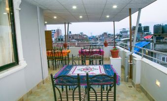 Sakura Boutique Hotel - Housity