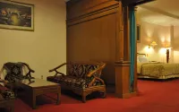 Puri Khatulistiwa Hotels near Lingga Sumedang