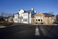 Premier Inn Inverness West - 駐車場