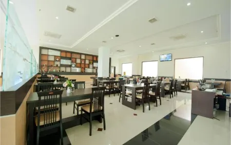 Derawan Indah Hotel Отели рядом с достопримечательностью «Парагола Батумианг»