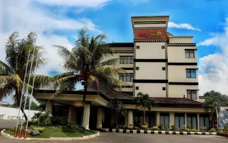 Rayz Umm Hotel Malang