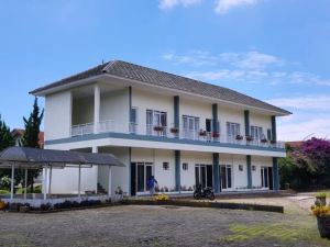 Maple House by Villa Istana Bunga