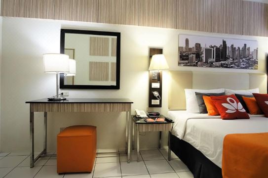 Zen Rooms Adriatico Street