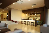 Aspen Golf and Ski Resort - bar