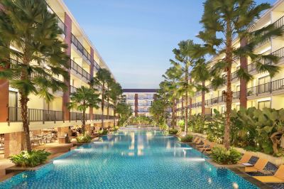 屋外プール スイス ベルホテル チューバンの写真