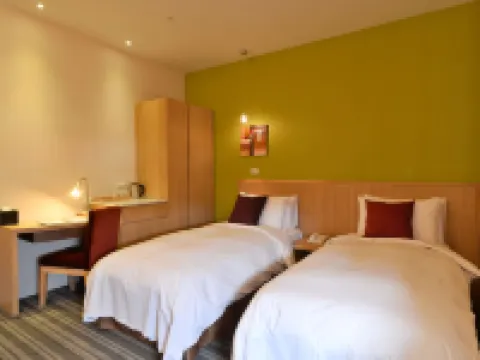 In Young Hotel Hotels near Sizihwan Scenic Area