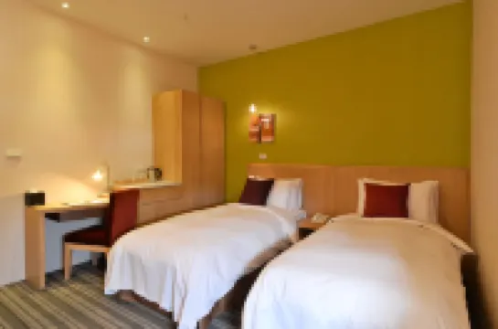 In Young Hotel Hôtels à proximité de : Shaochuantou Park