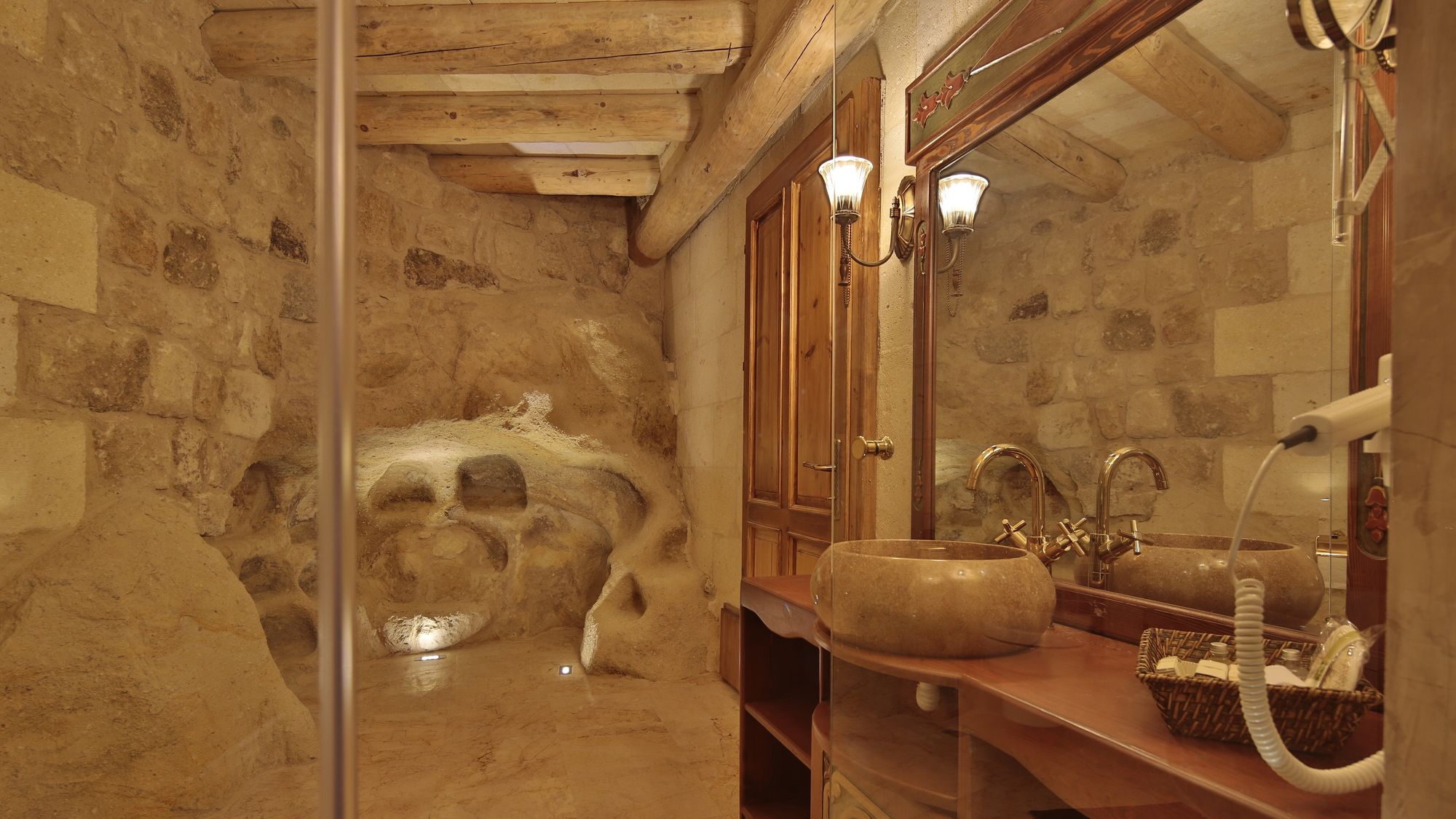 Golden Cave Suites