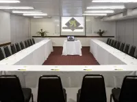 Royal Center Hotel Lourdes Hotels near Station Square