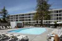 Hotel Paradox, Autograph Collection - Family