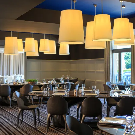 Renaissance Paris Hippodrome de St. Cloud Hotel