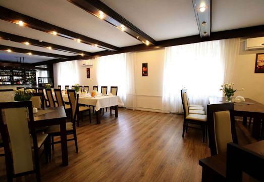 2. 이스크라 라돔..