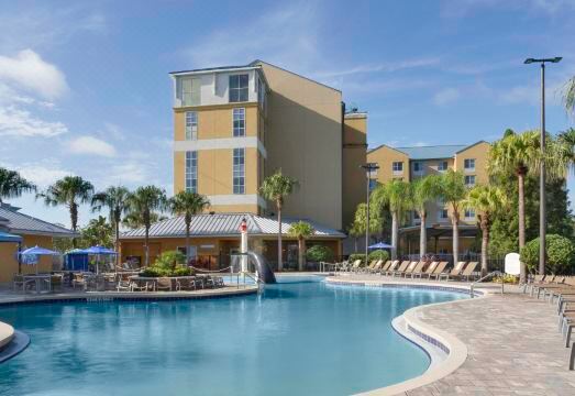 Fairfield Inn 조식 장면 또는 수영장