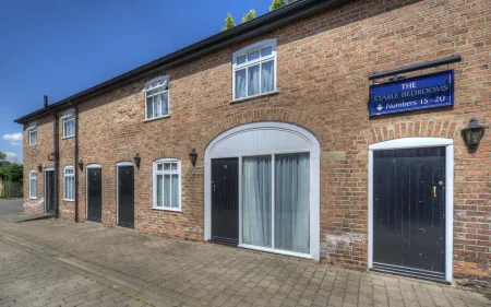 The Elms Hotel Отели в г. Хейтон