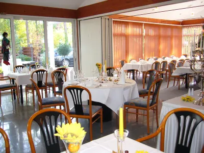 米特瓦爾德飯店 Freie Evangelische Bibelgemeinde Espelkamp (FEBG)附近的飯店