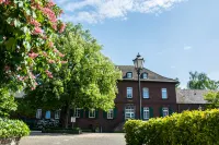 Hotel Landhaus Gut Keuchhof Hotels in der Nähe von Kunstatelier Antonia Sanker