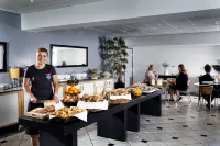 Cabinn Scandinavia - breakfast