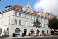 Hotel Schweriner Hof Hotels near Heilgeistkloster