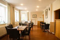 Waldlust Hotels in Rieden