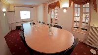 Brit Hotel Les Voyageurs Hotels in Pontivy