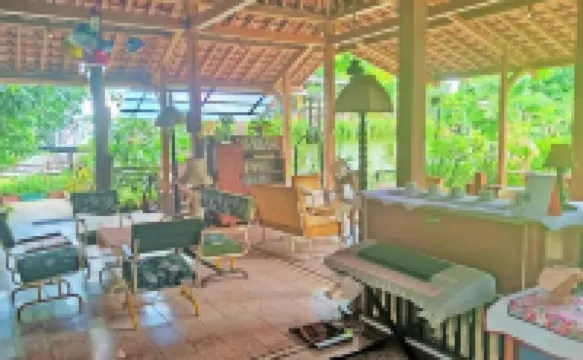 Djajanti House
