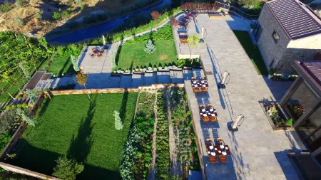 Ariana Sustainable Luxury Lodge
