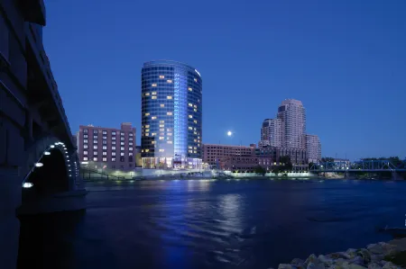 JW Marriott Grand Rapids Отели рядом с достопримечательностью «DeVos Place»