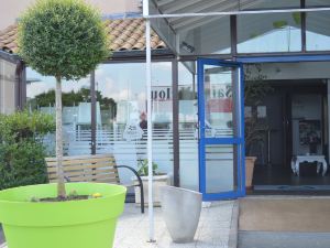 HOTEL KYRIAD DIRECT MACON SUD