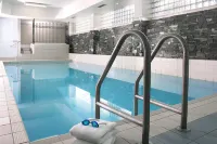 Four Points by Sheraton Edmonton South - Pools