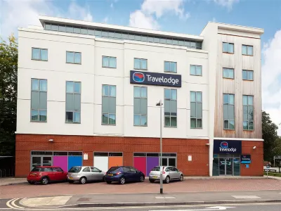 TRAVELODGE NEWBURY LONDON ROAD  호텔