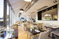 ذا تاور هوتل، باي ثيستل