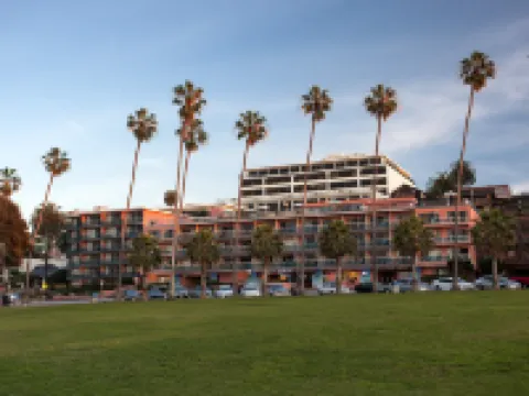 La Jolla Cove Suites Hotels in La Jolla
