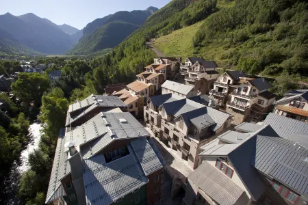 Element 52, Auberge Collection