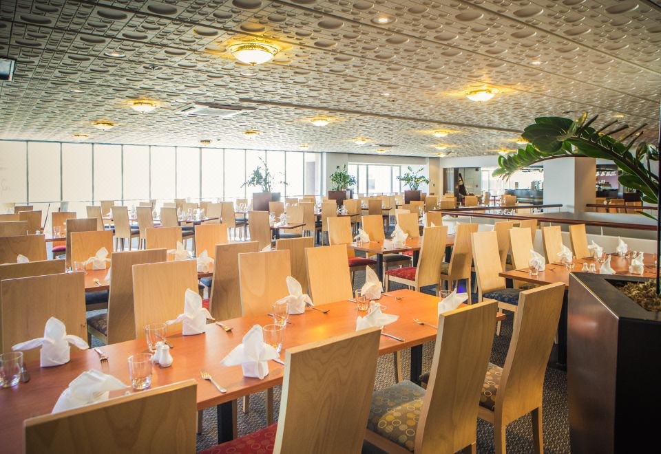 James Cook Grand Chancellor HotelOver view