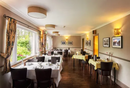 Loch Leven Hotel & Distillery Отели в г. Гленко