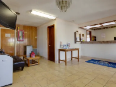 Americas Best Value Inn and Suites Macon マコンのホテル