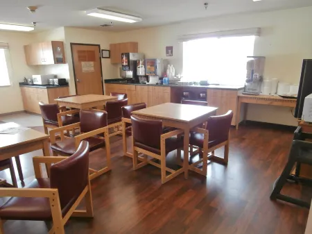 Americas Best Value Inn and Suites Spring Valley