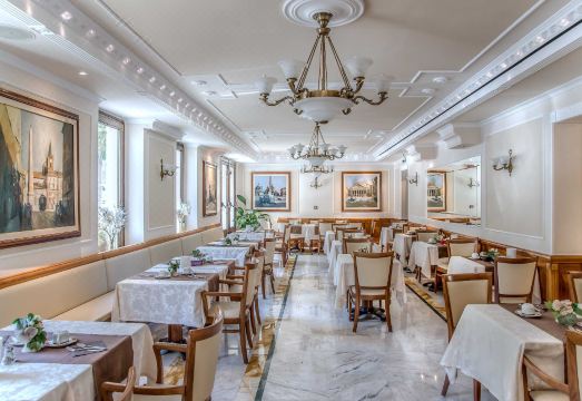 2. 티마크 호텔 바..