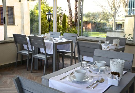 라 빌레타 스위트의 편안한 정원