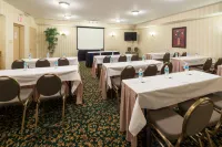 Quality Inn & Suites Hotels in Oakville