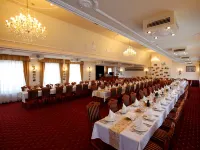 Hotel Korona Wellness, Rendezvény és Borszálloda Hôtels à : Szarvasko