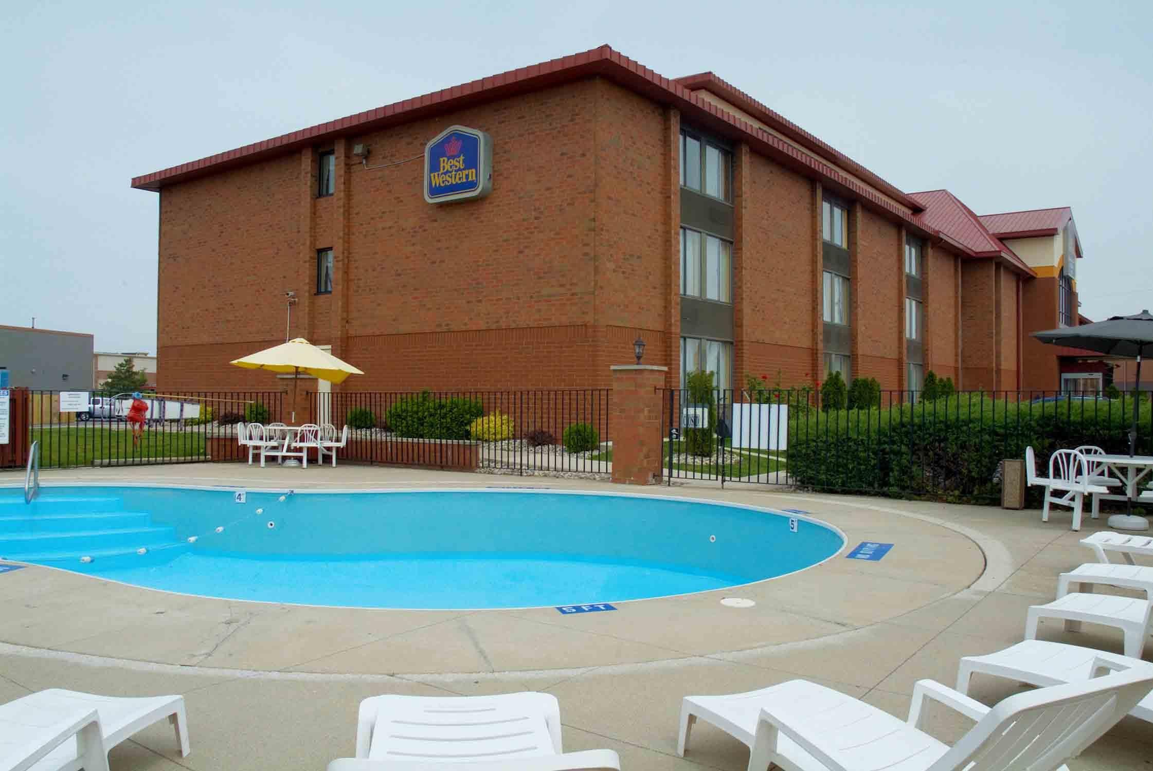 Best Western Luxbury Inn Fort Wayne