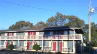 Mountain Country Motor Inn Hotel di Pine B Township