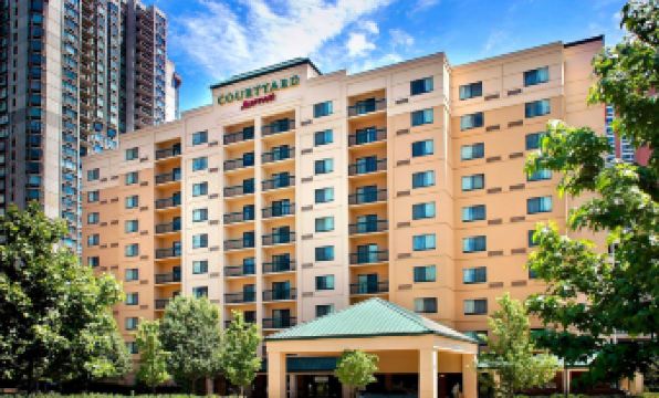 Courtyard Jersey City Newport