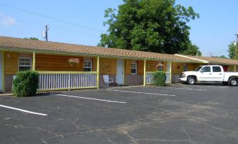 Little Shamrock Motel