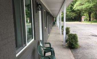 Lake Land Inn